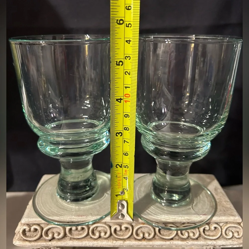 2 Williams Sonoma VERT Green Wine Glass. Wafer Stem.
